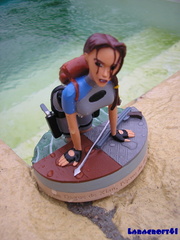 figurine lara croft edition atlas