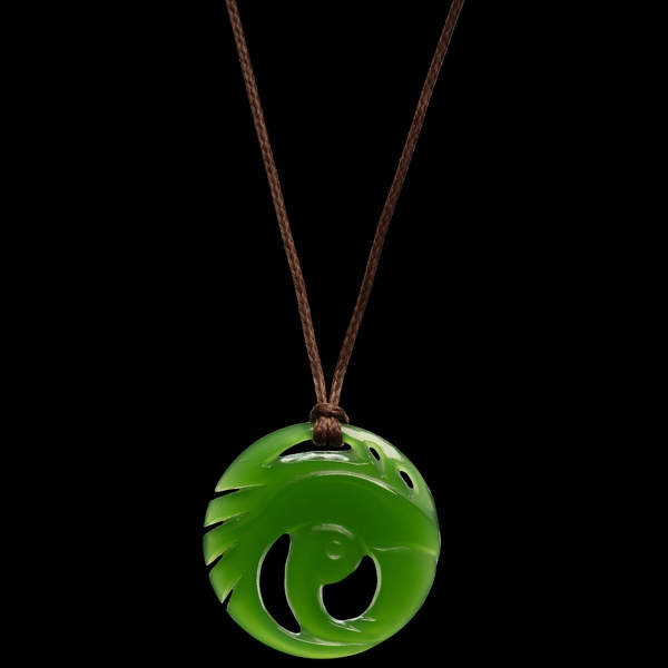 Wetaworkshop-shadowofthe-tombraider-laracroft-necklace-02.jpg