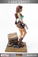 statue-laracroft-tombraider1-20years 22