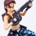 statue-gamingheads-laracroft-tombraider3-20years-exclusive 10