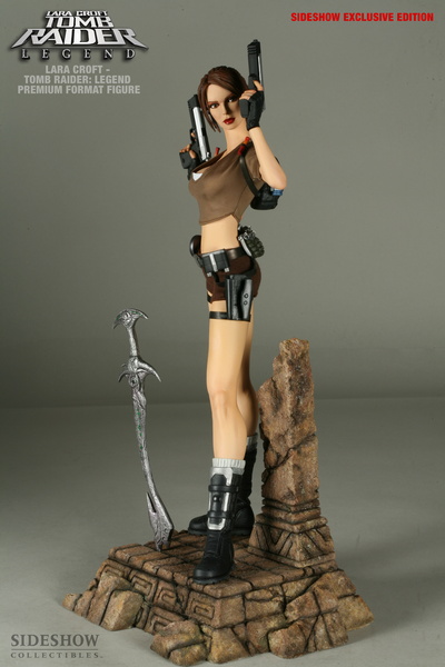 HQ_sideshow-laracroft-statue-exclu-4.jpg