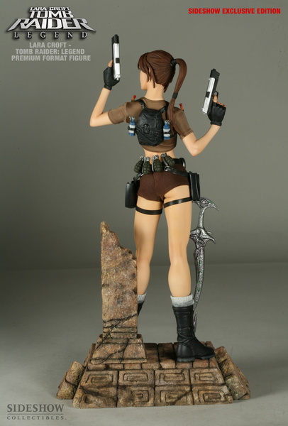 HQ sideshow-laracroft-statue-exclu-5