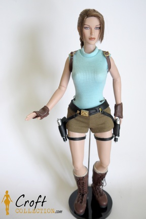 lara-croft-tonner-anniversary (2)