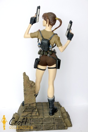sideshow-laracroft-statue-prenium (2)
