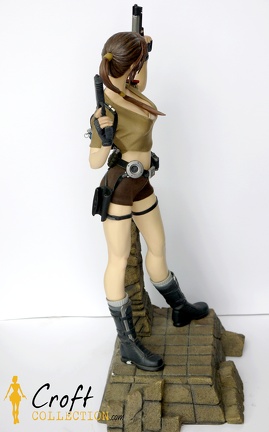 sideshow-laracroft-statue-prenium (3)