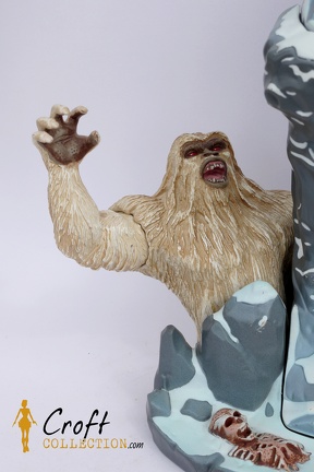 playmates-tombraider-yeti-laracroft (3)