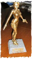 statuette lara croft or