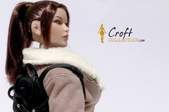 lara-croft-tonner-forging-excalibur (3)