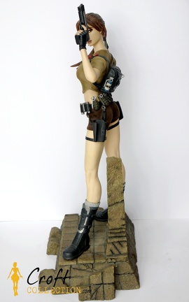 sideshow-laracroft-statue-prenium (6)