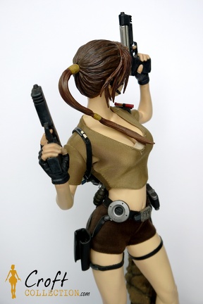 sideshow-laracroft-statue-prenium (8)