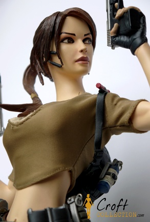 sideshow-laracroft-statue-prenium (10)