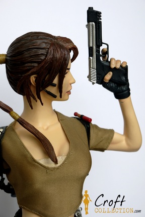 sideshow-laracroft-statue-prenium (14)