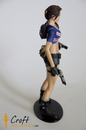 neca-tombraider-legend-uk-laracroft (1)