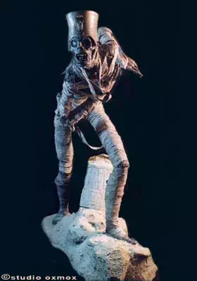 statue-lifesize-laracroft-prototype-oxmox-tombraider2_06.webp