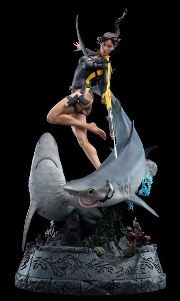 prototype de la statuette Lara Croft contre les requins