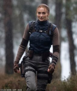 Sophie Turner dans une 2ème tenue Lara Croft